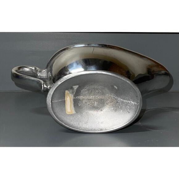 New Elegant & Functional Pewter Gravy Boat - 8" x 3.5" - Picture 3 of 5